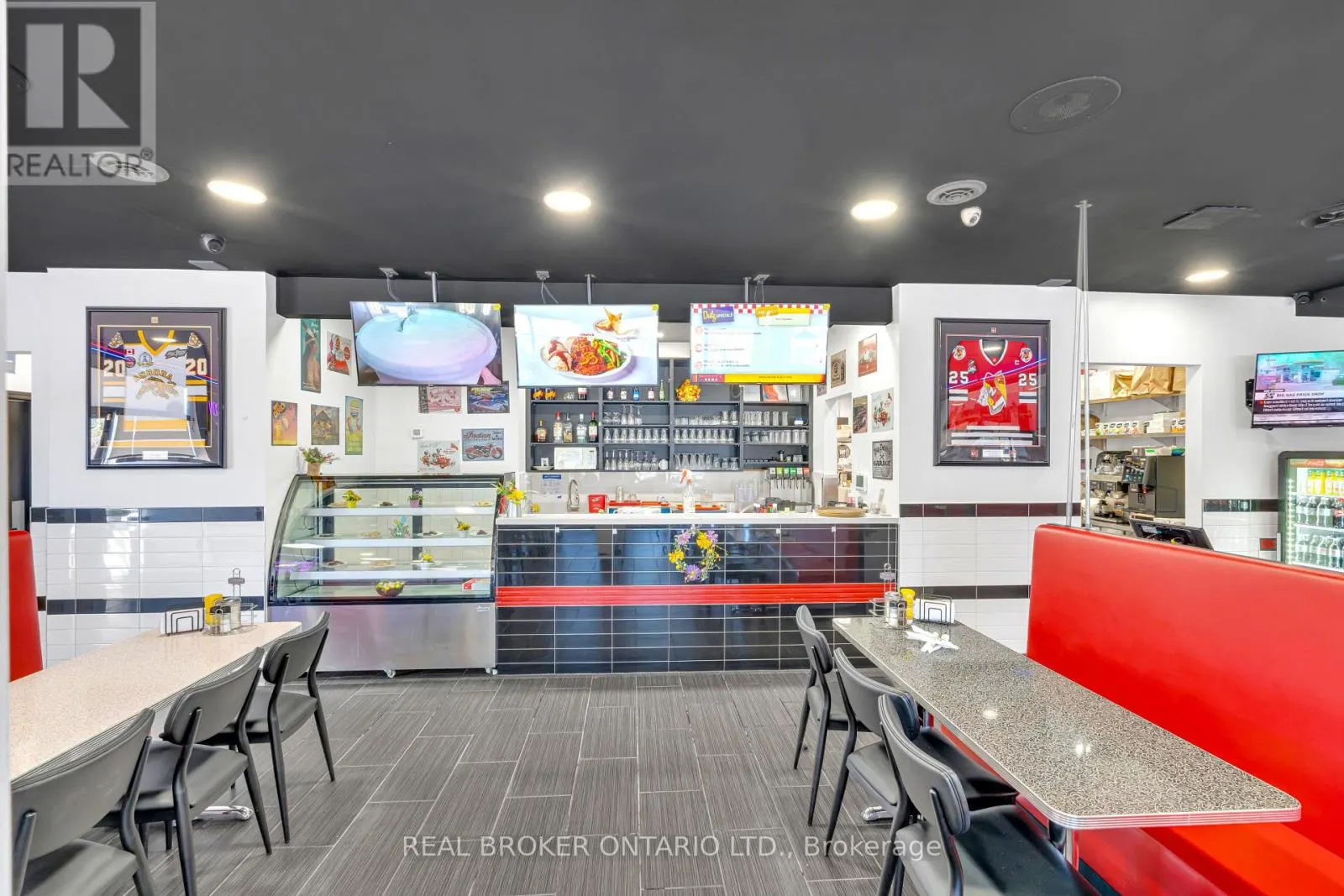 340 EAGLE STREET W