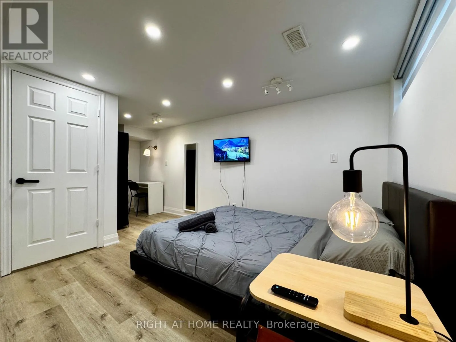246 ZELDA CRESCENT