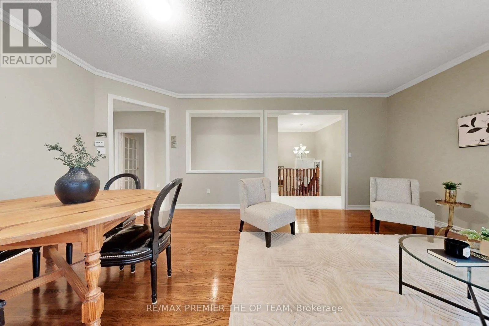 93 CACHET HILL CRESCENT