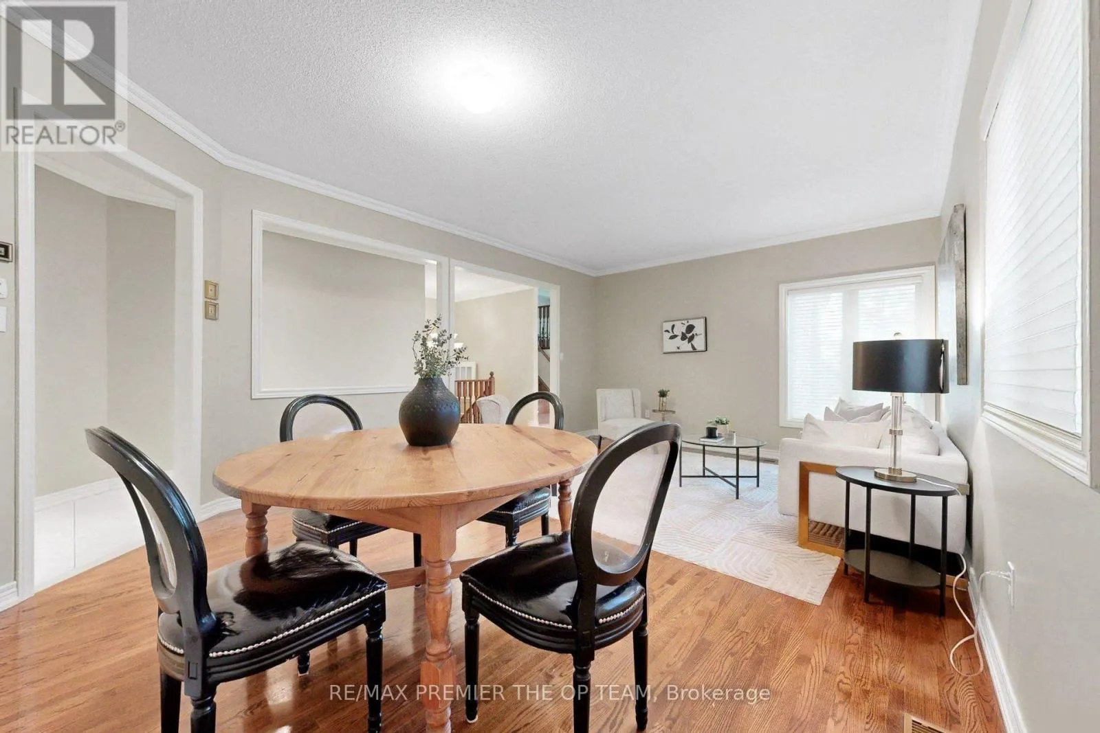 93 CACHET HILL CRESCENT