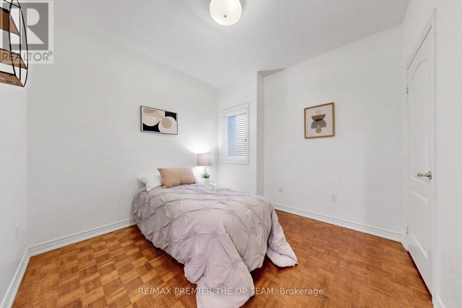93 CACHET HILL CRESCENT