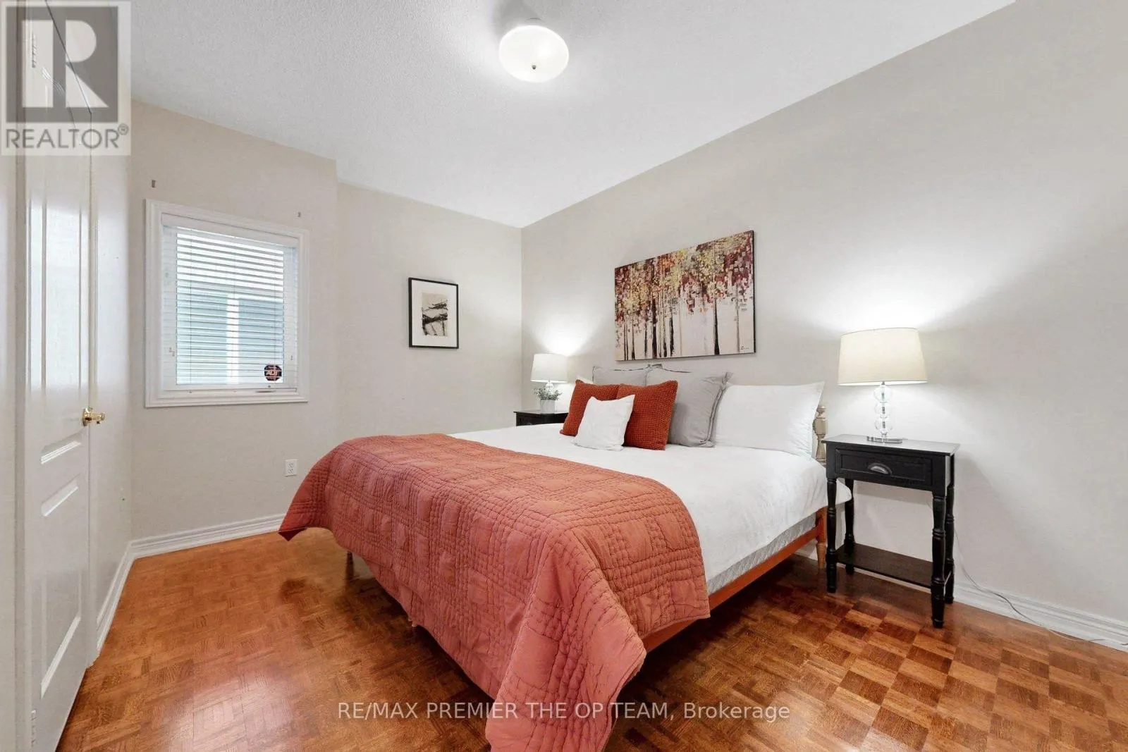 93 CACHET HILL CRESCENT