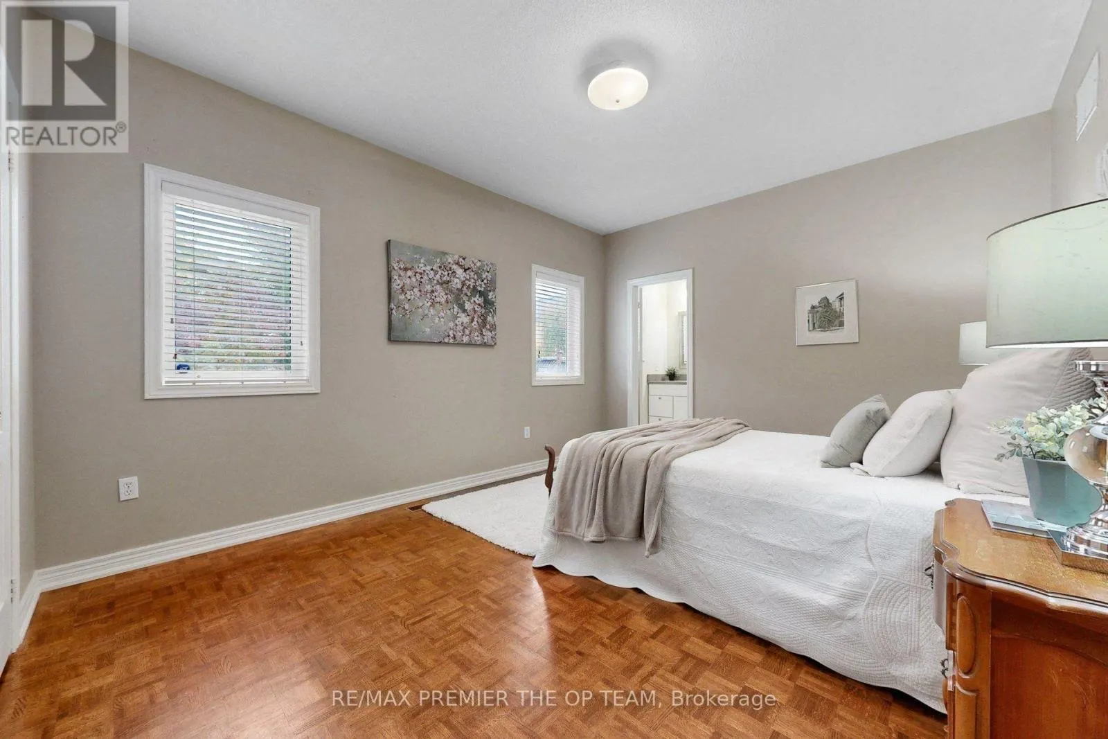 93 CACHET HILL CRESCENT