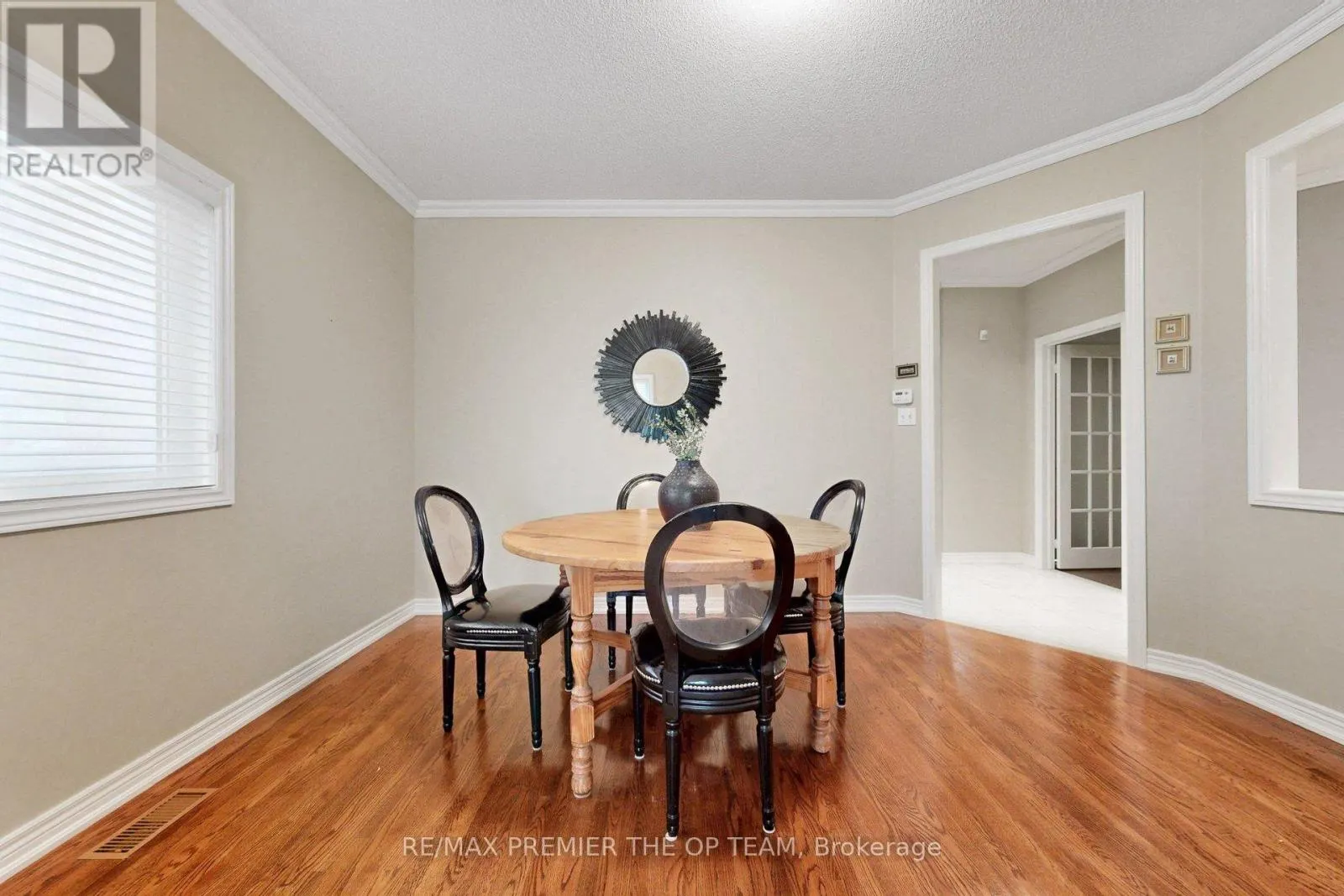 93 CACHET HILL CRESCENT