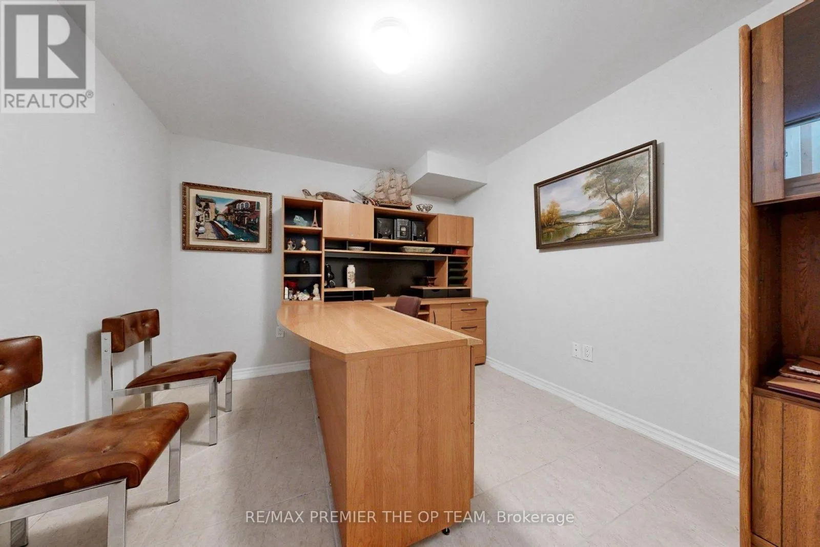 93 CACHET HILL CRESCENT
