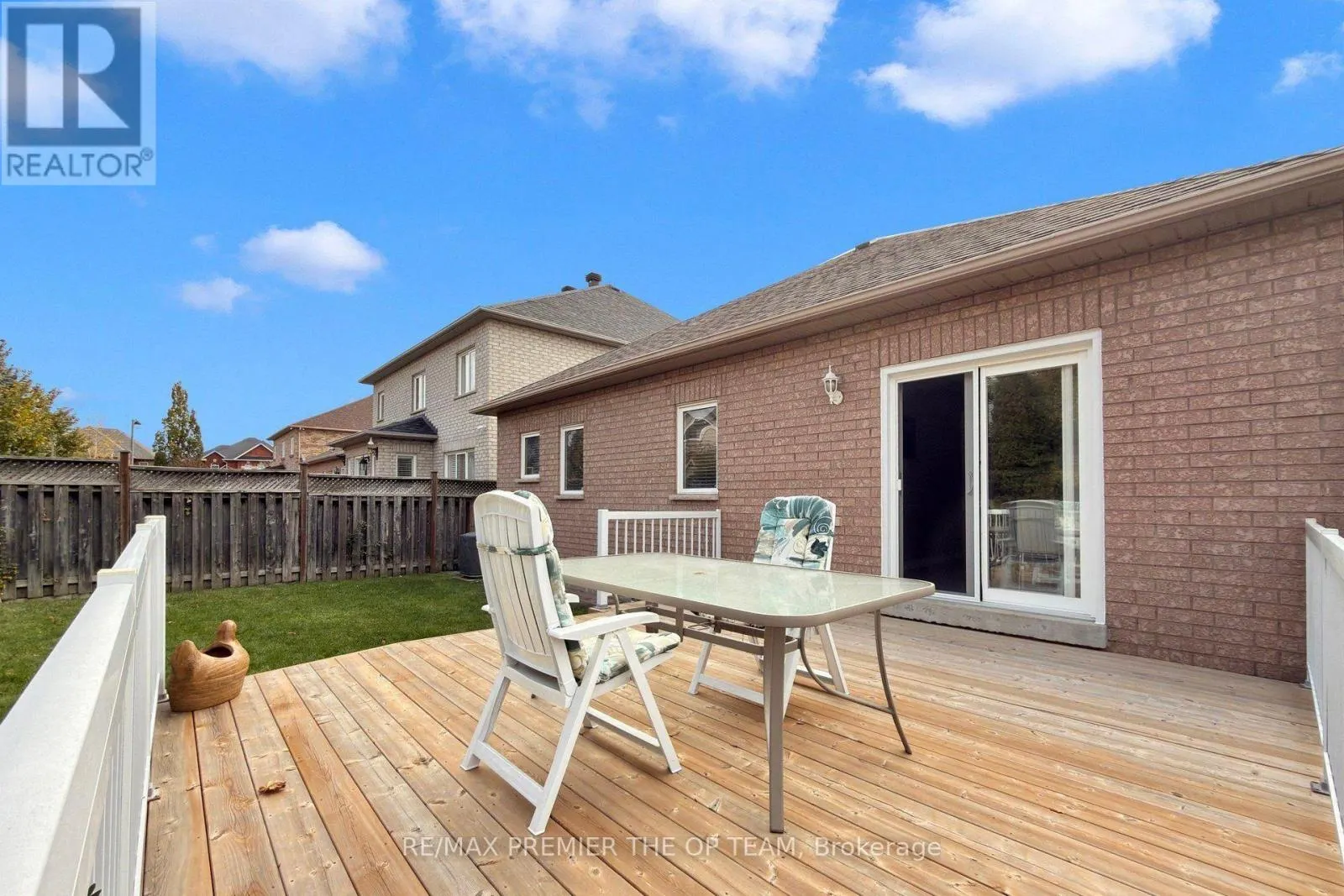 93 CACHET HILL CRESCENT