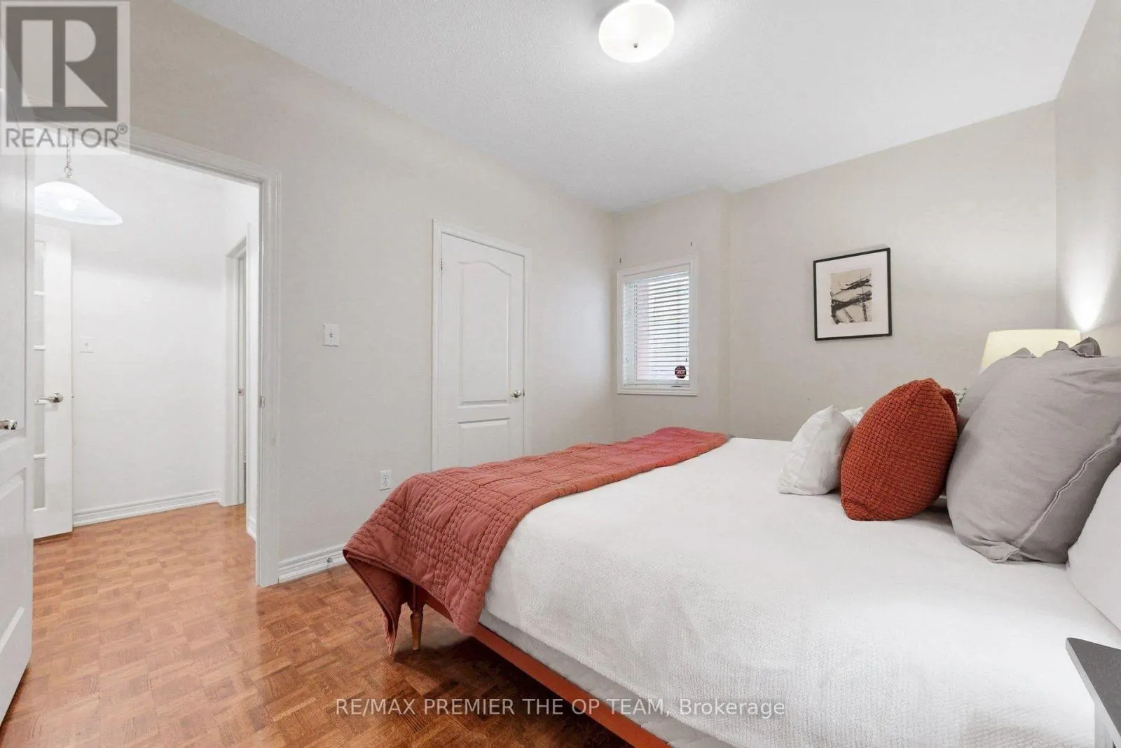93 CACHET HILL CRESCENT