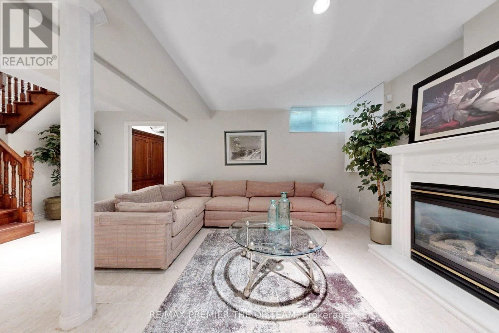 93 CACHET HILL CRESCENT