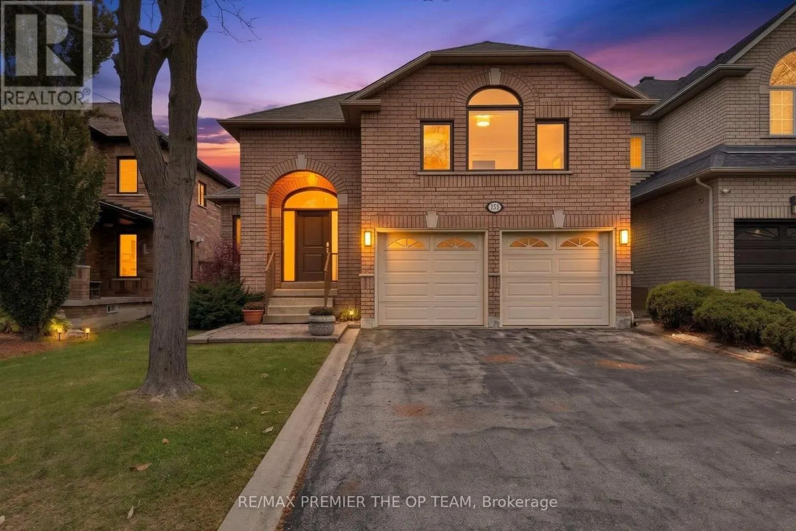 93 CACHET HILL CRESCENT