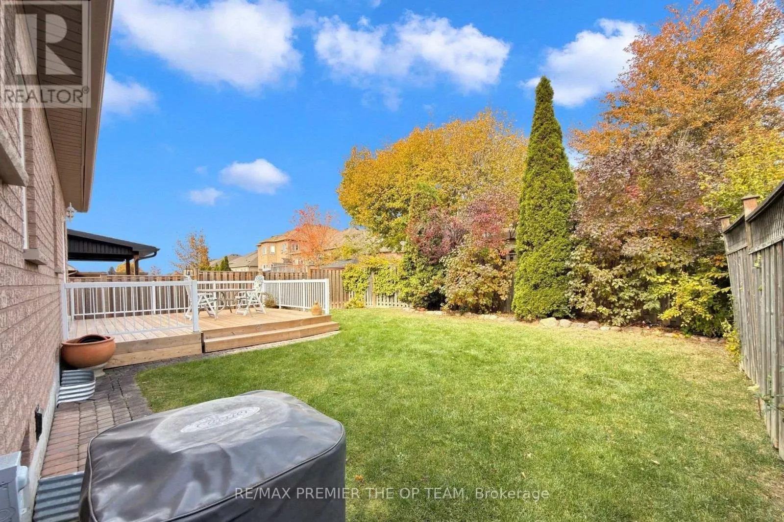 93 CACHET HILL CRESCENT