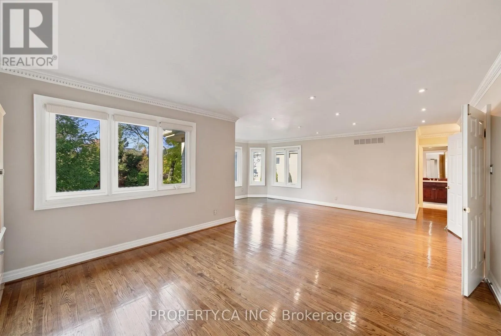 12 KING HIGH DRIVE