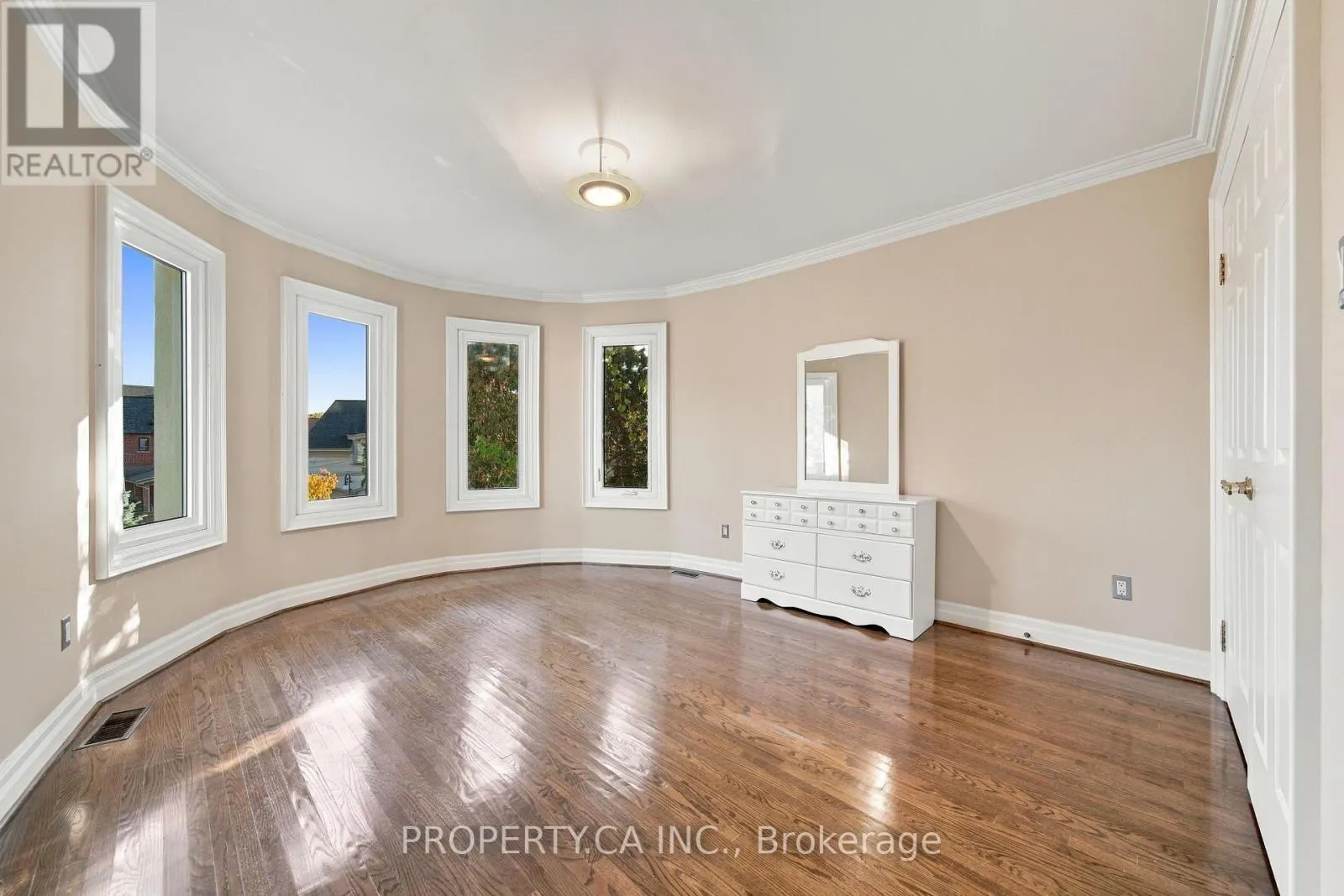 12 KING HIGH DRIVE