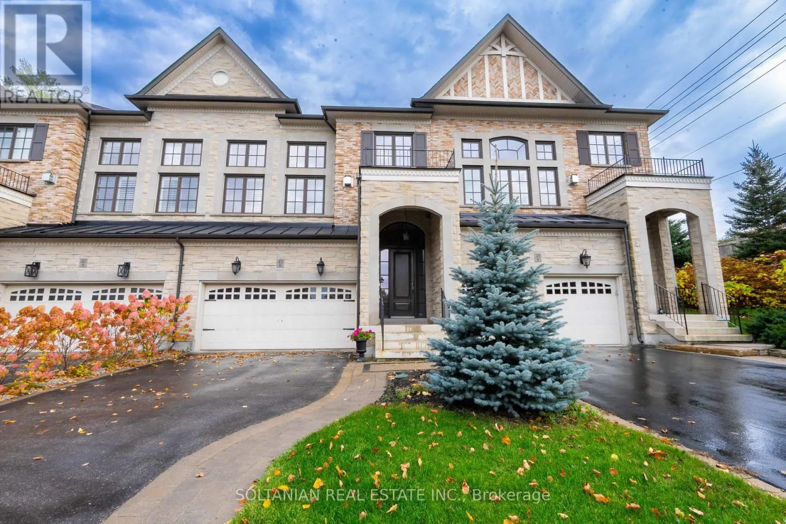 43 JENNY THOMPSON COURT