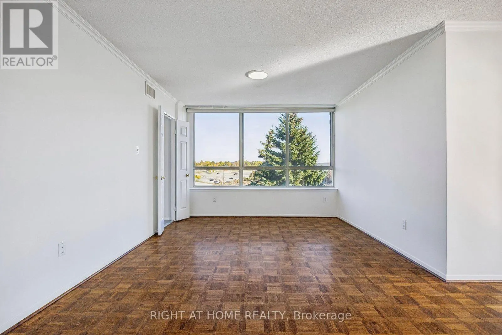 518 - 25 AUSTIN DRIVE