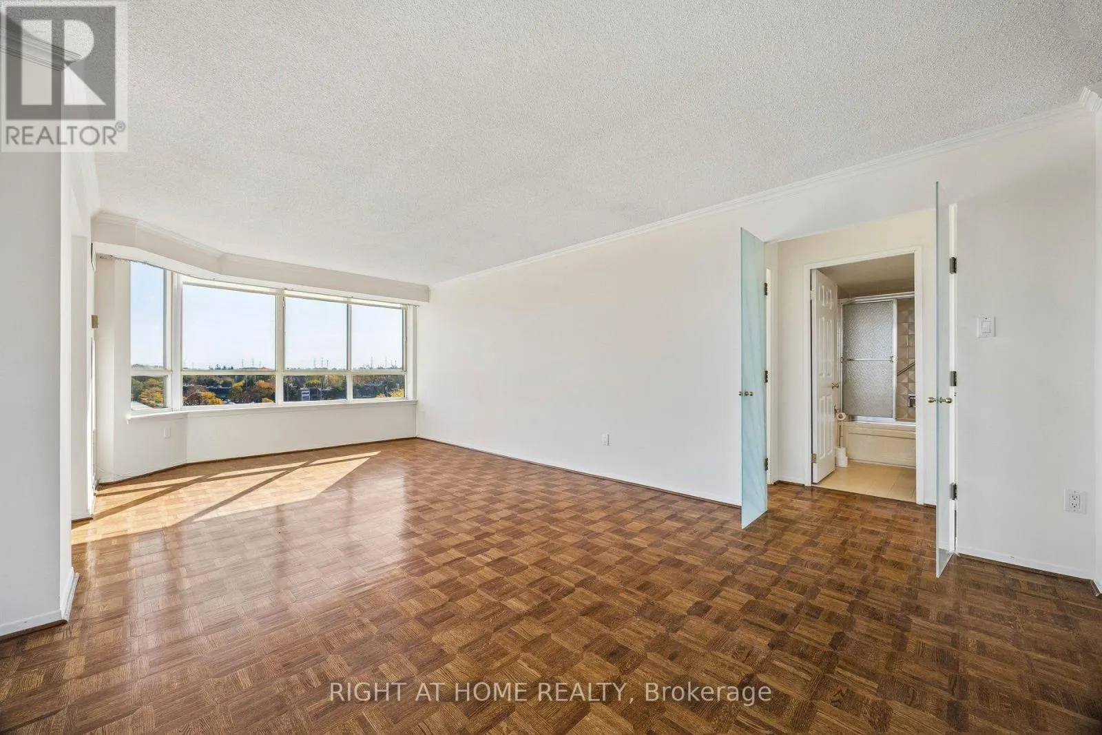518 - 25 AUSTIN DRIVE