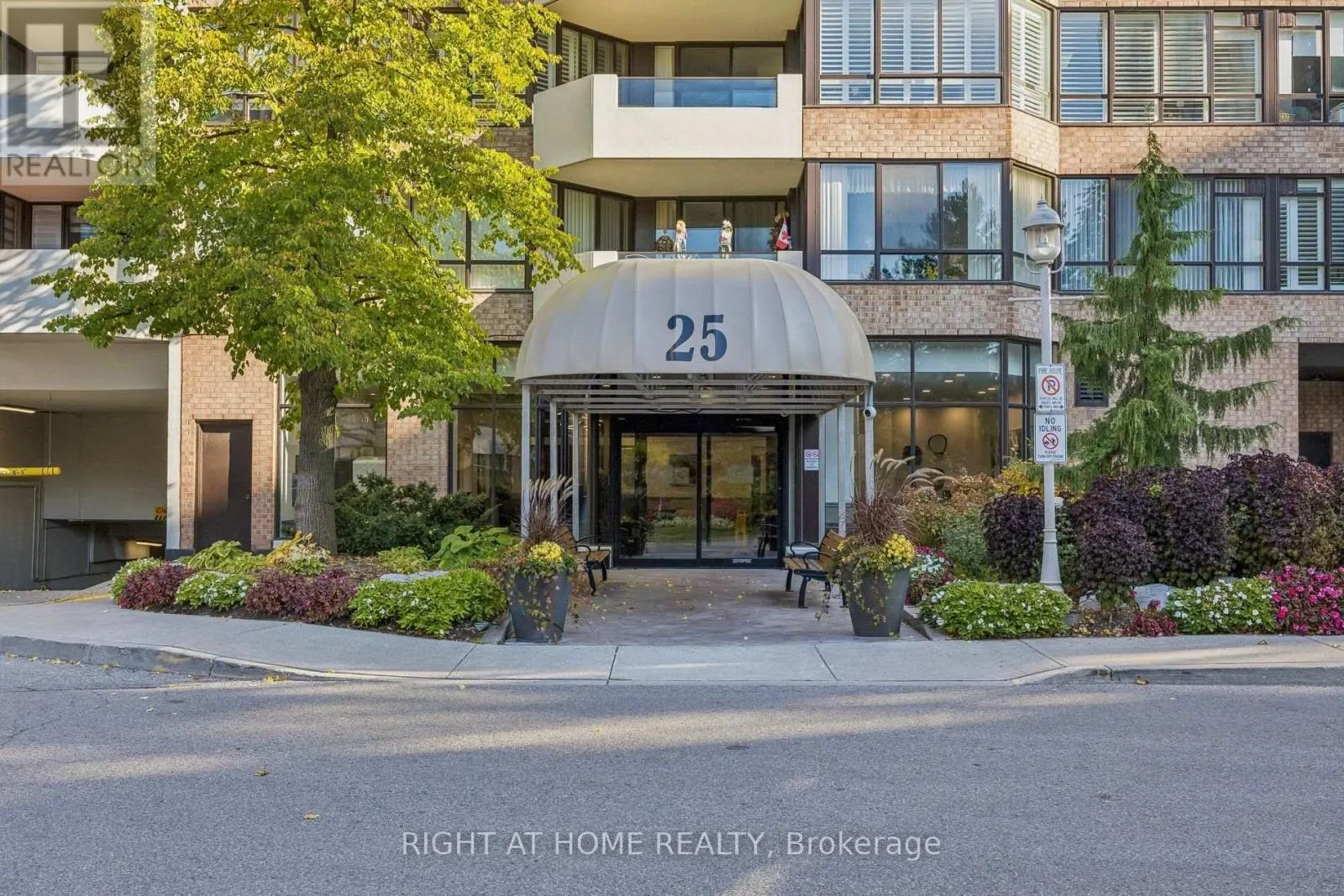 518 - 25 AUSTIN DRIVE
