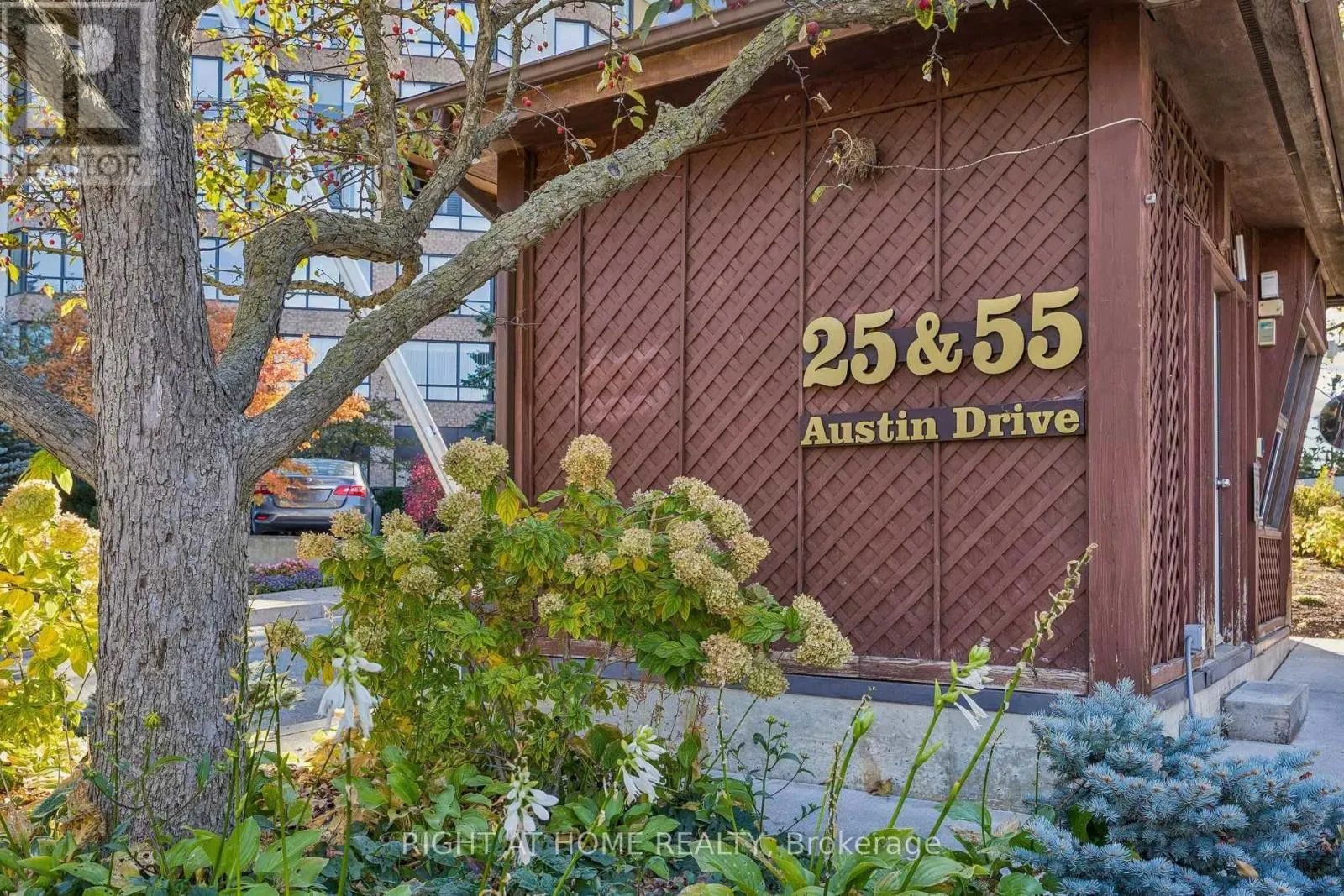 518 - 25 AUSTIN DRIVE