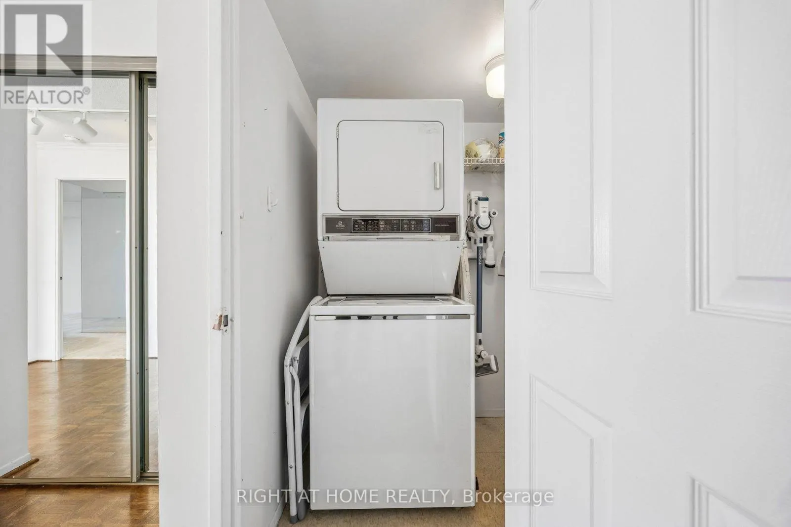 518 - 25 AUSTIN DRIVE