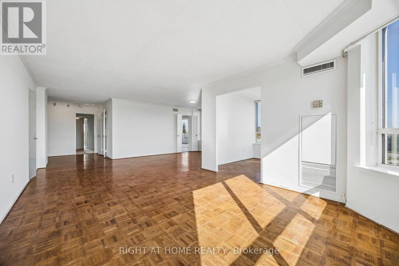 518 - 25 AUSTIN DRIVE