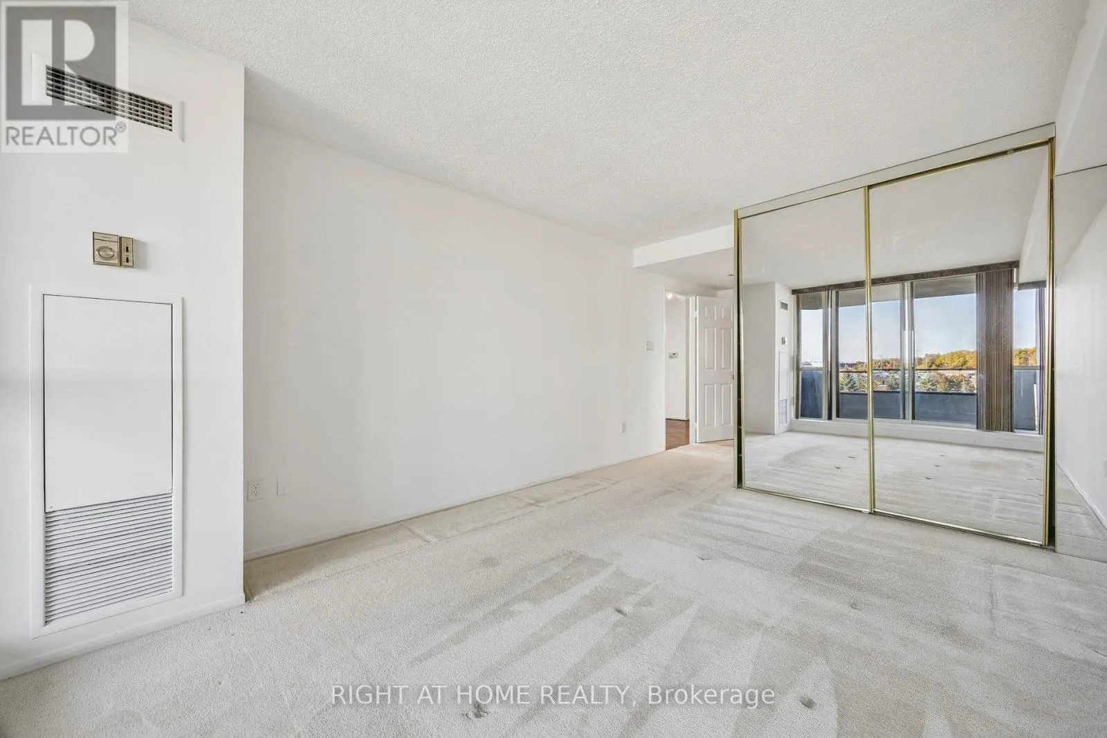518 - 25 AUSTIN DRIVE