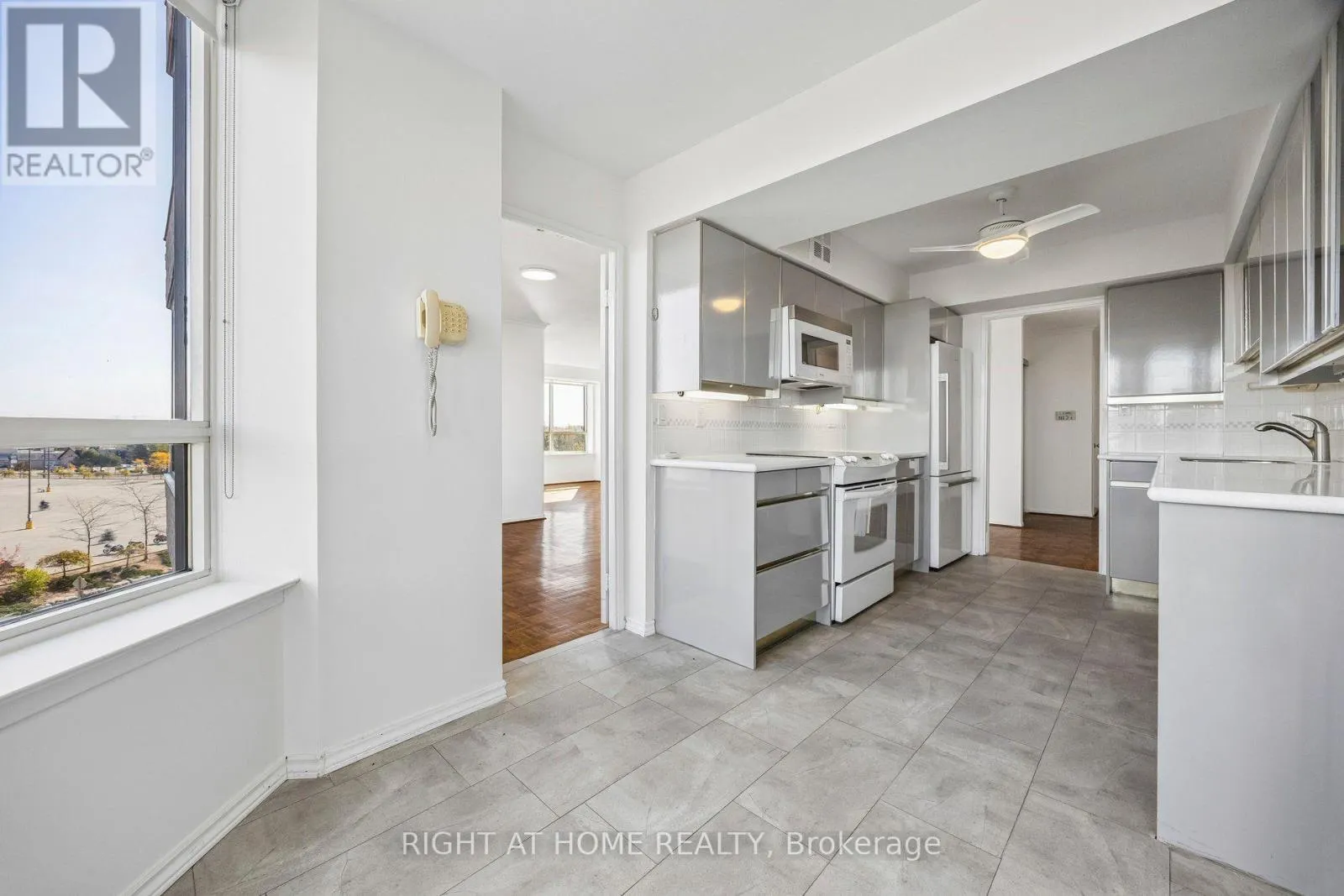 518 - 25 AUSTIN DRIVE