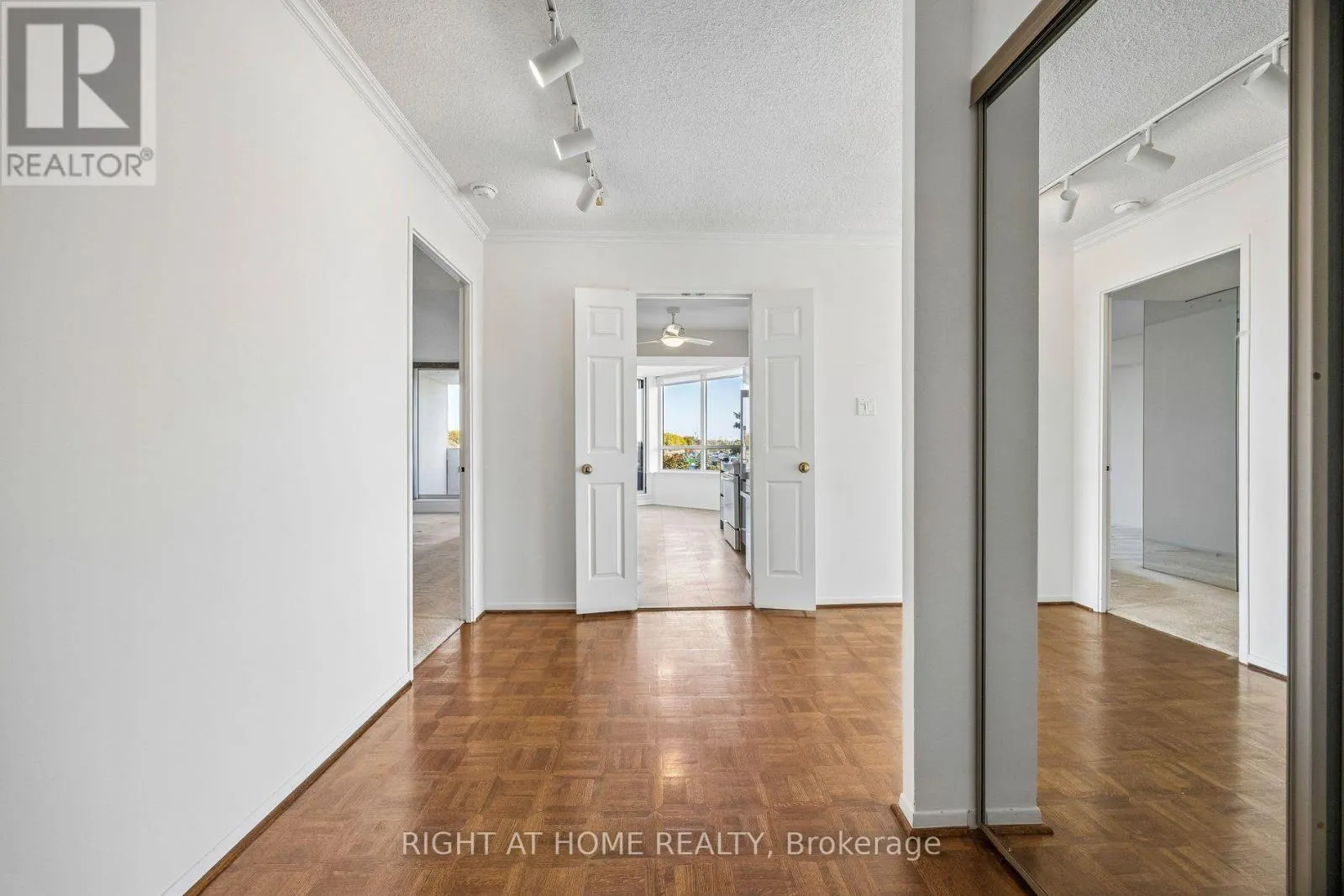 518 - 25 AUSTIN DRIVE