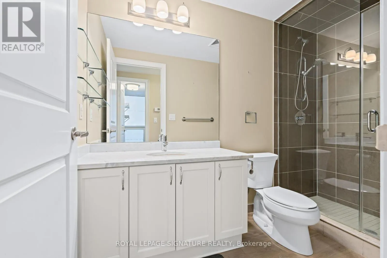 220 - 2396 MAJOR MACKENZIE DRIVE W