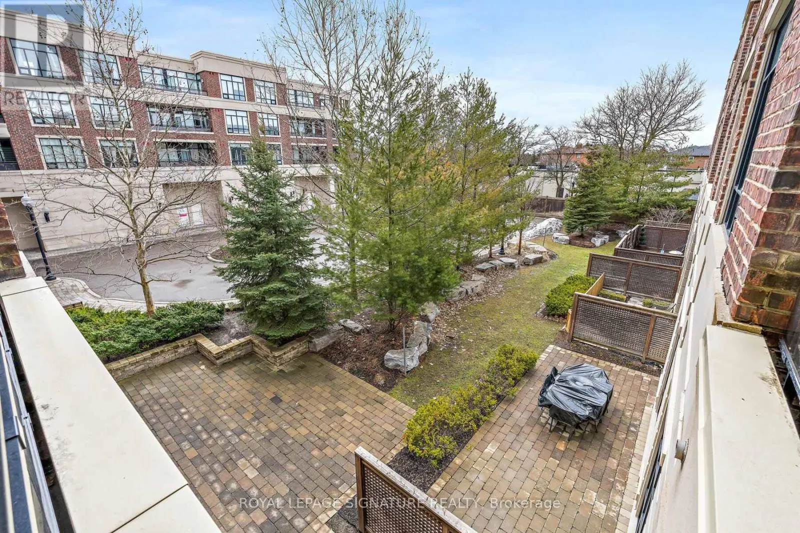 220 - 2396 MAJOR MACKENZIE DRIVE W
