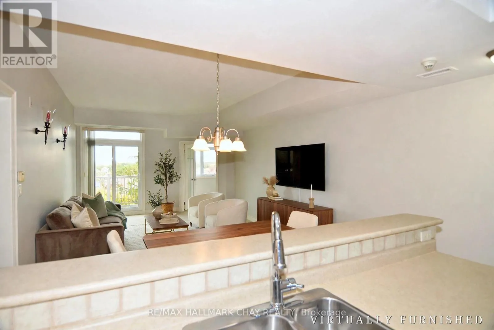 305 - 78 SUNSET BOULEVARD