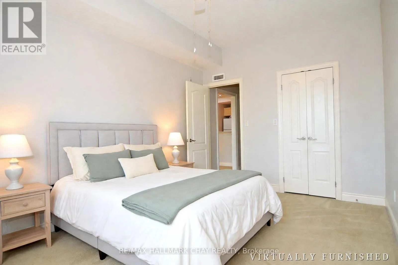 305 - 78 SUNSET BOULEVARD