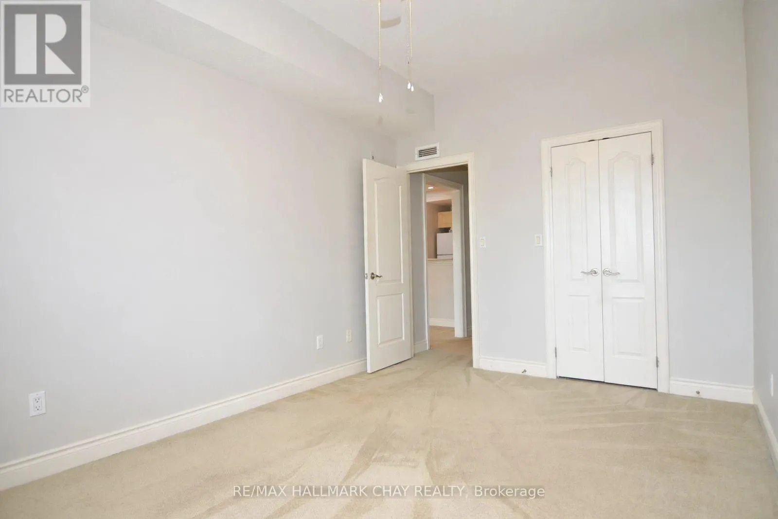 305 - 78 SUNSET BOULEVARD