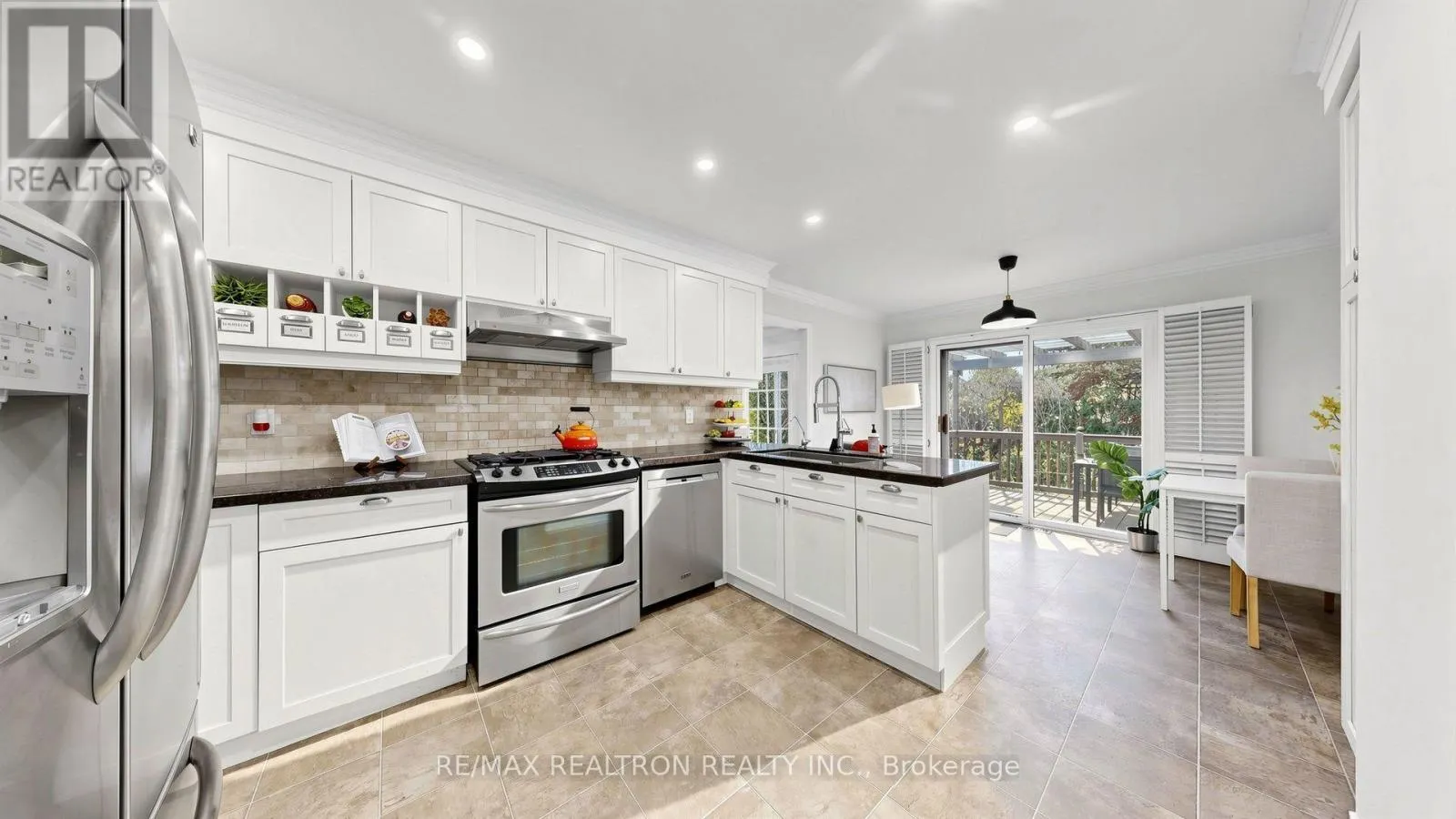25 WATERBRIDGE LANE
