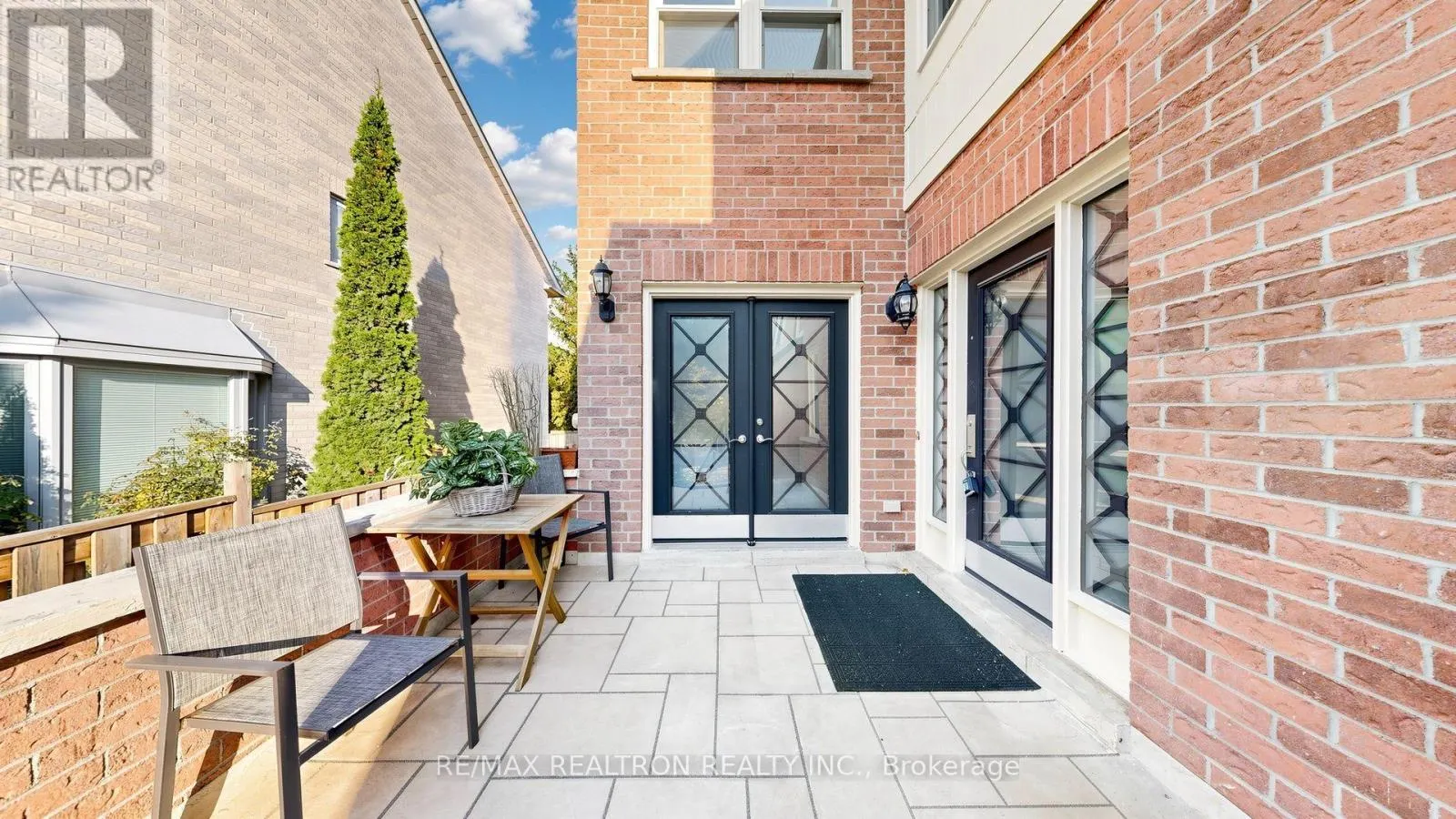 25 WATERBRIDGE LANE