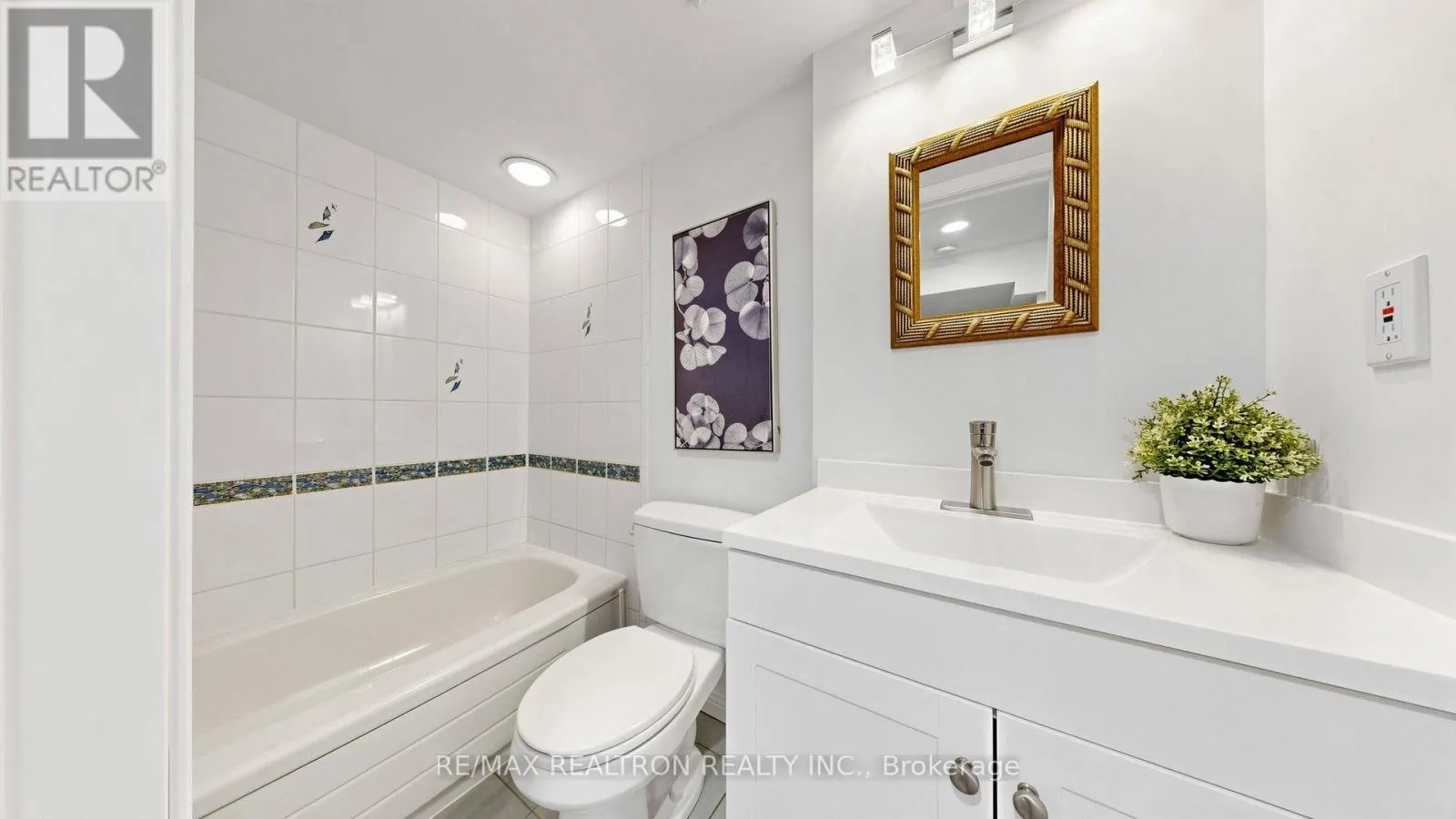 25 WATERBRIDGE LANE