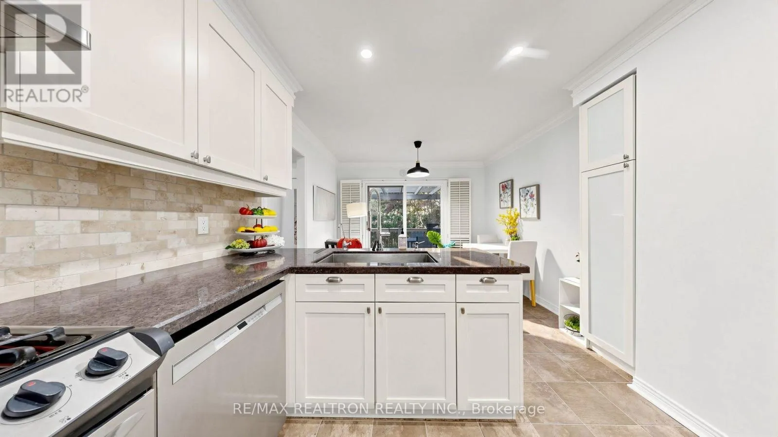 25 WATERBRIDGE LANE