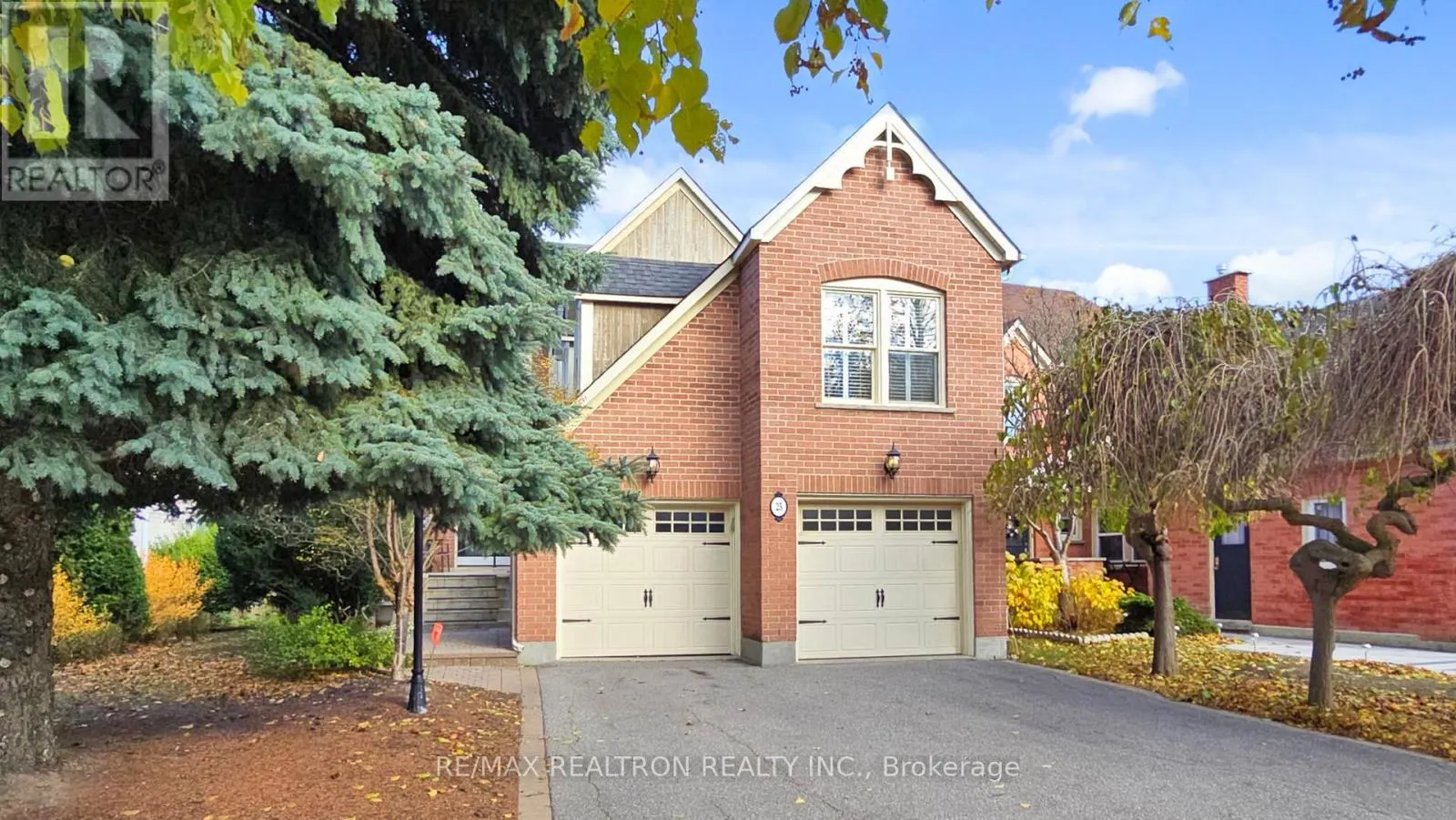 25 WATERBRIDGE LANE