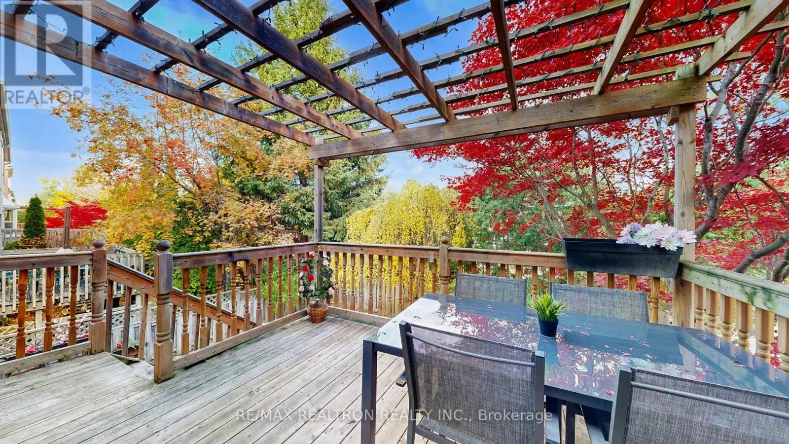 25 WATERBRIDGE LANE