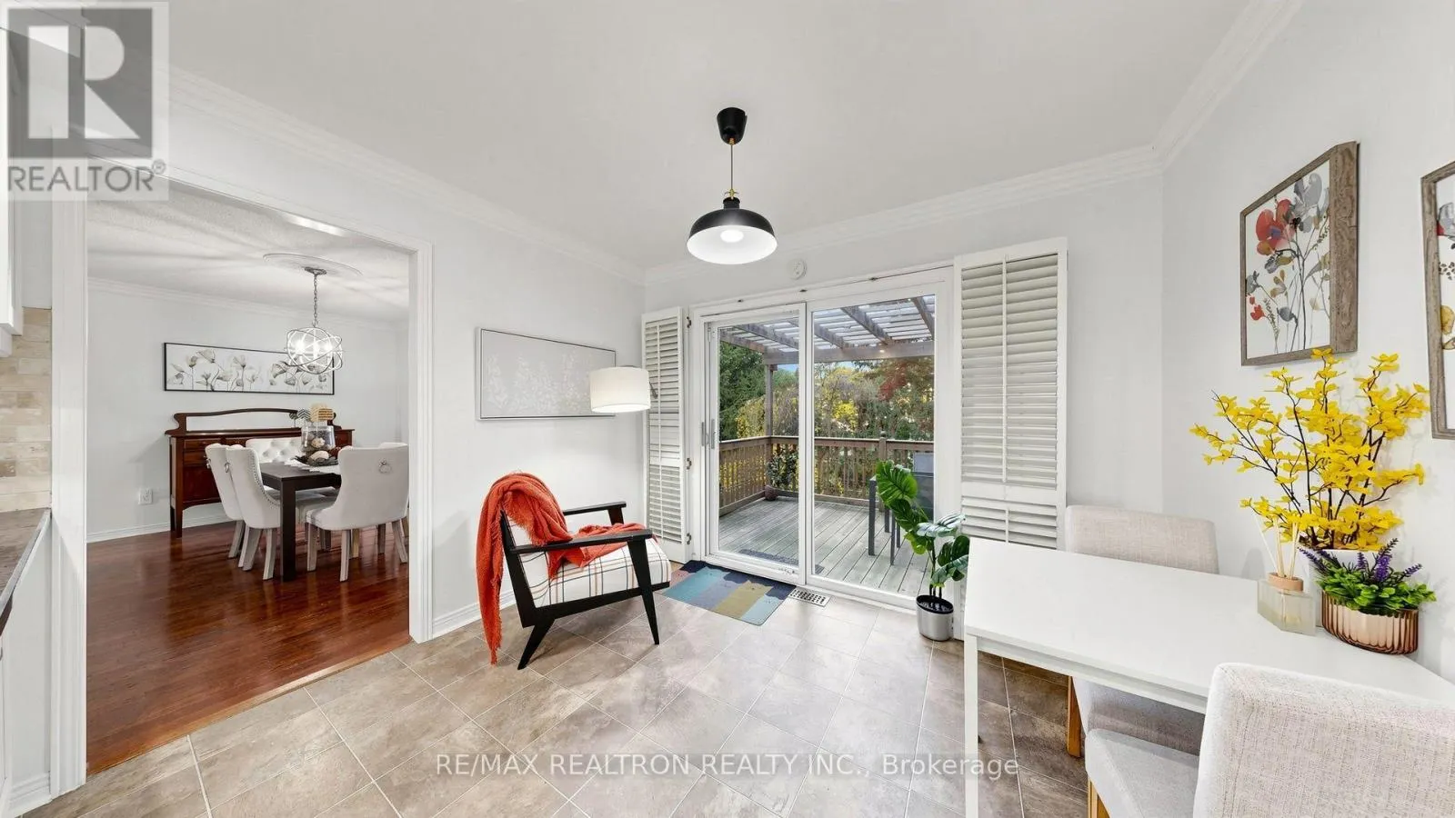 25 WATERBRIDGE LANE