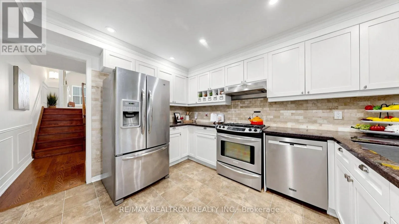 25 WATERBRIDGE LANE
