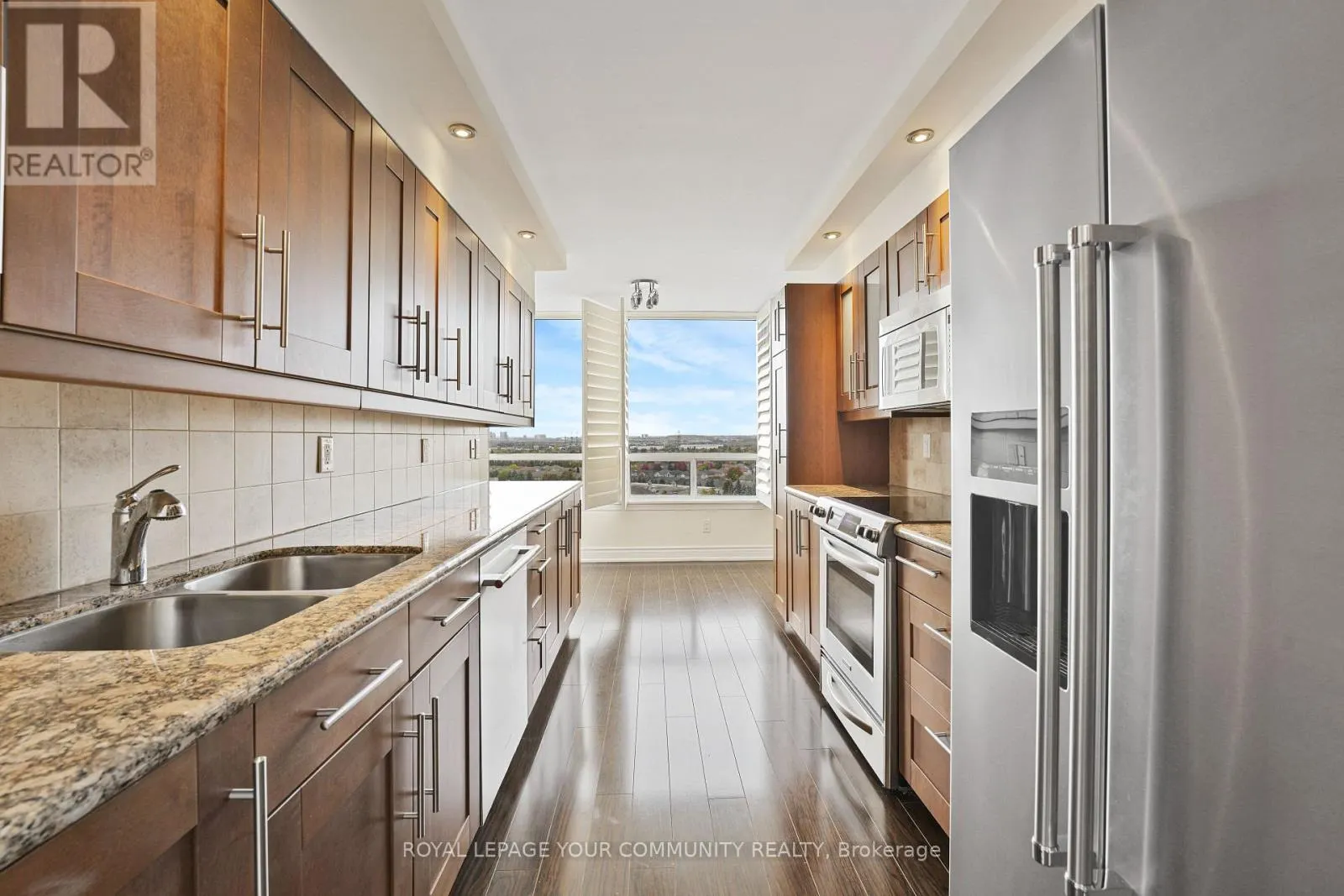 1508 - 120 PROMENADE CIRCLE