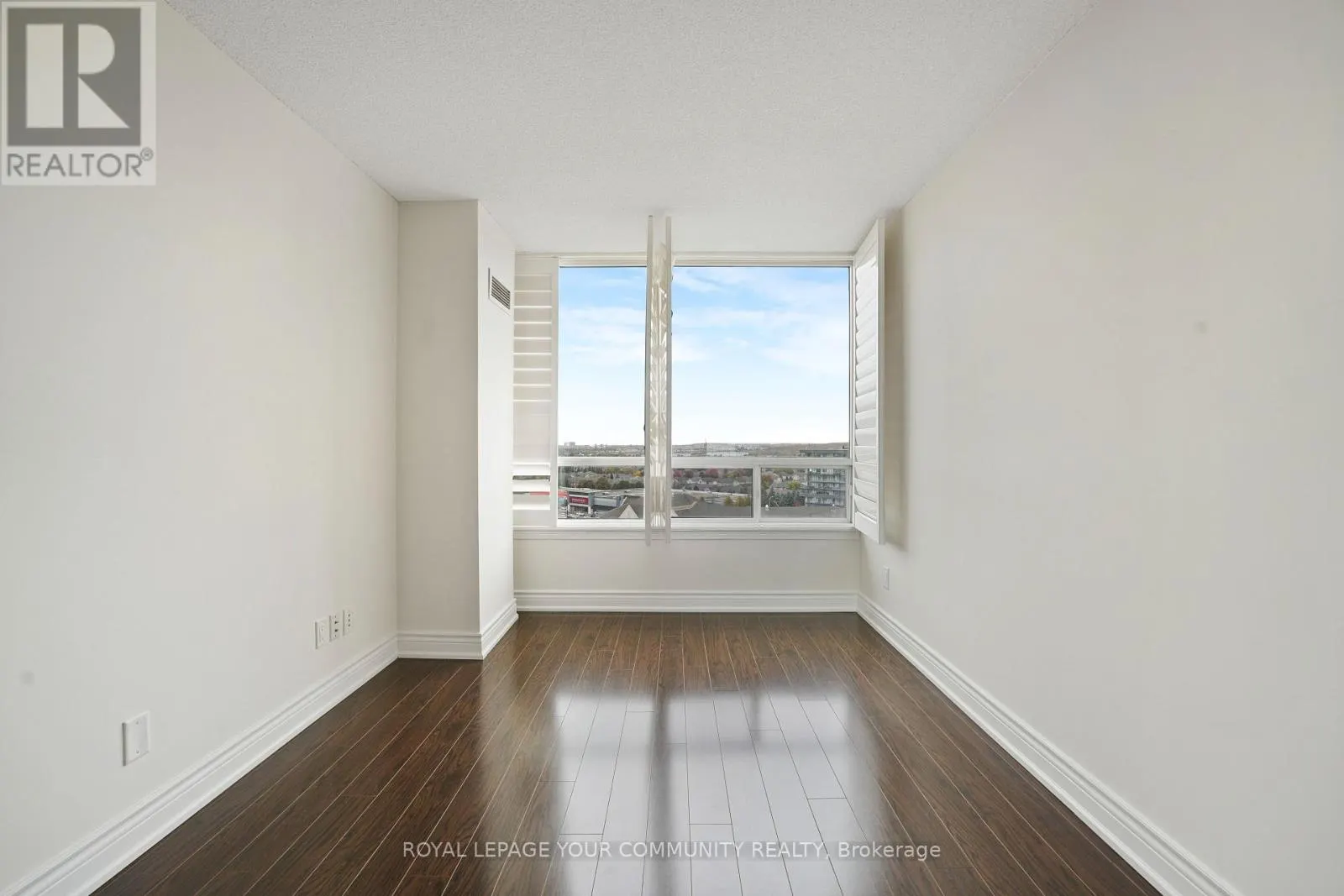 1508 - 120 PROMENADE CIRCLE