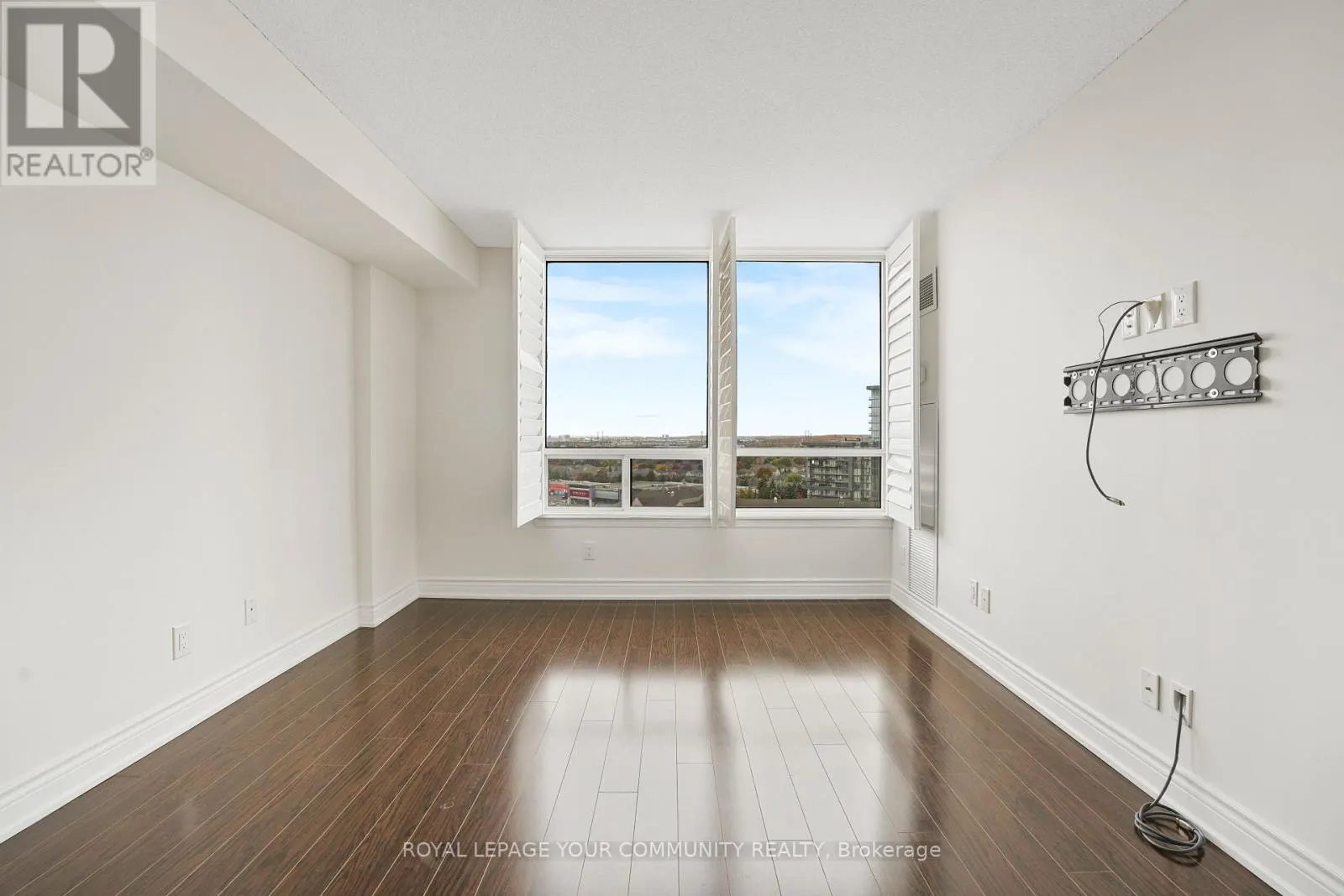 1508 - 120 PROMENADE CIRCLE