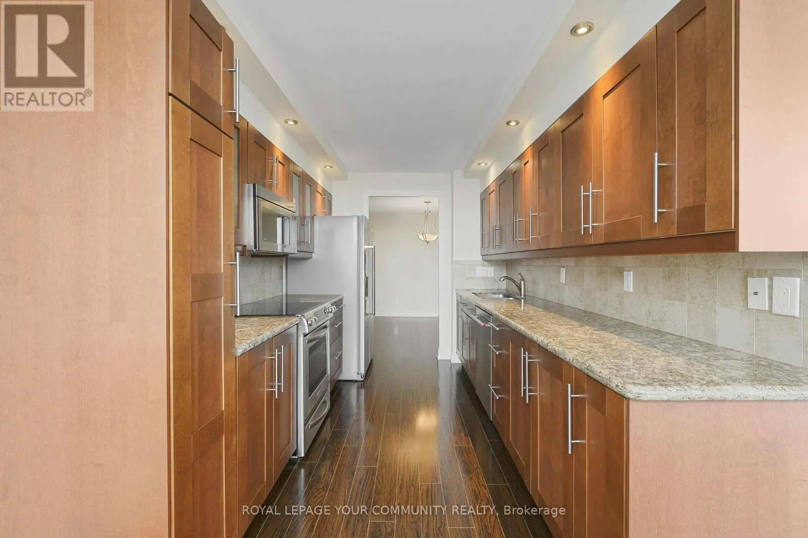 1508 - 120 PROMENADE CIRCLE
