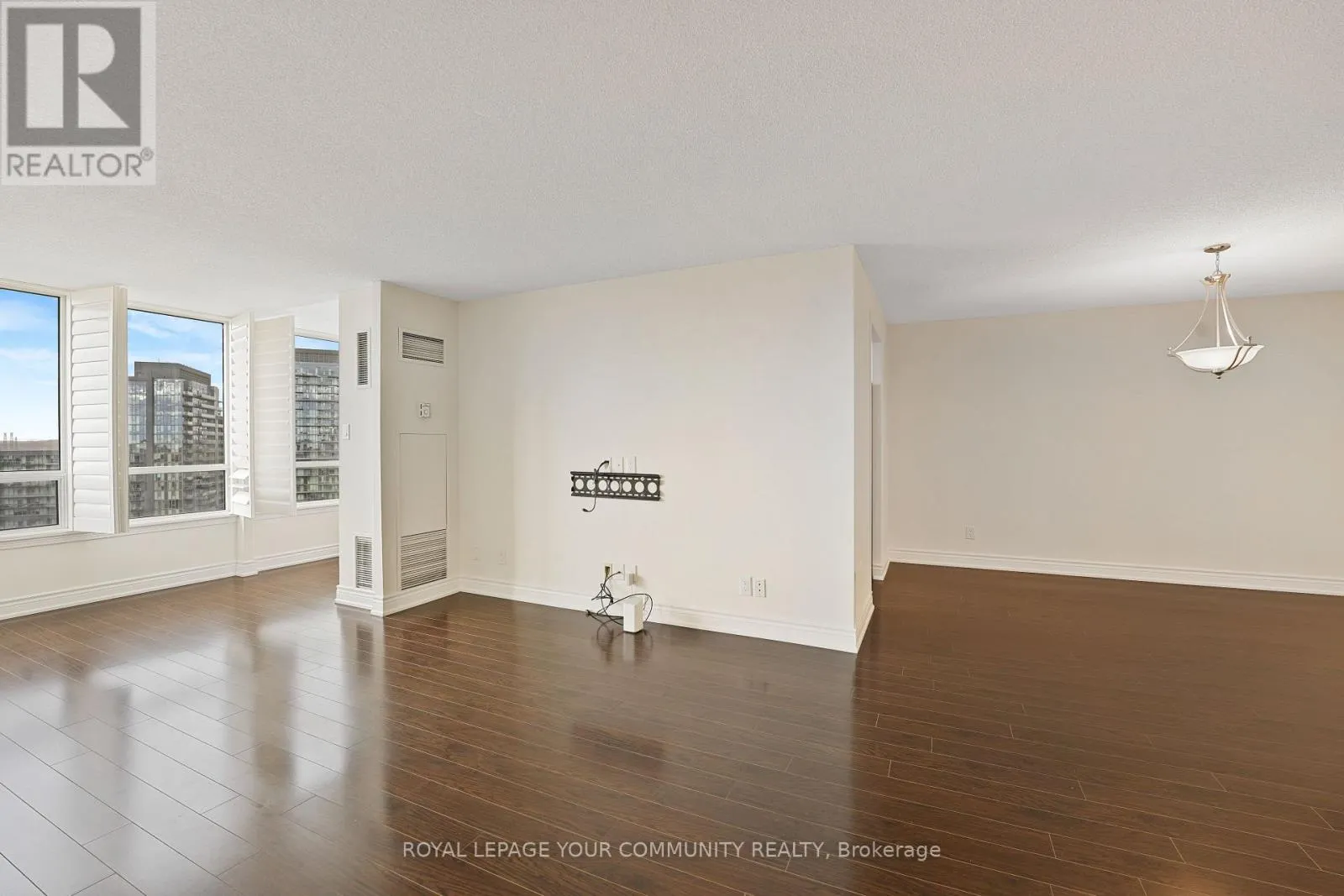 1508 - 120 PROMENADE CIRCLE