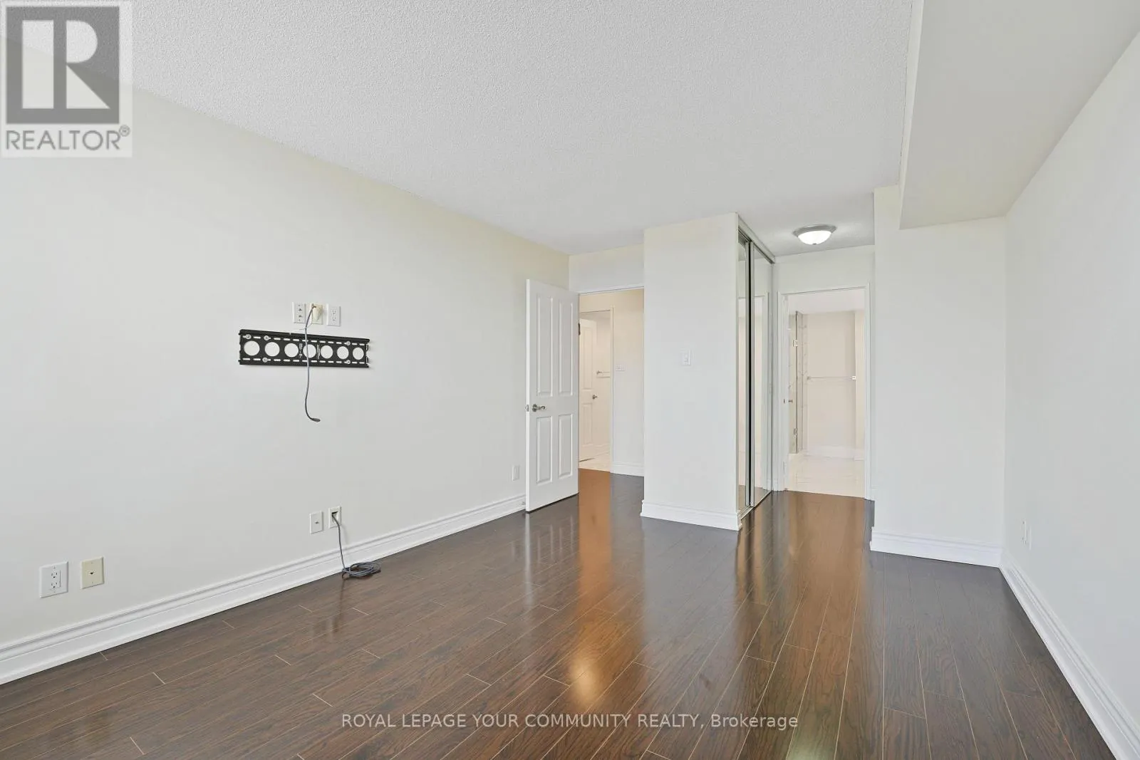 1508 - 120 PROMENADE CIRCLE