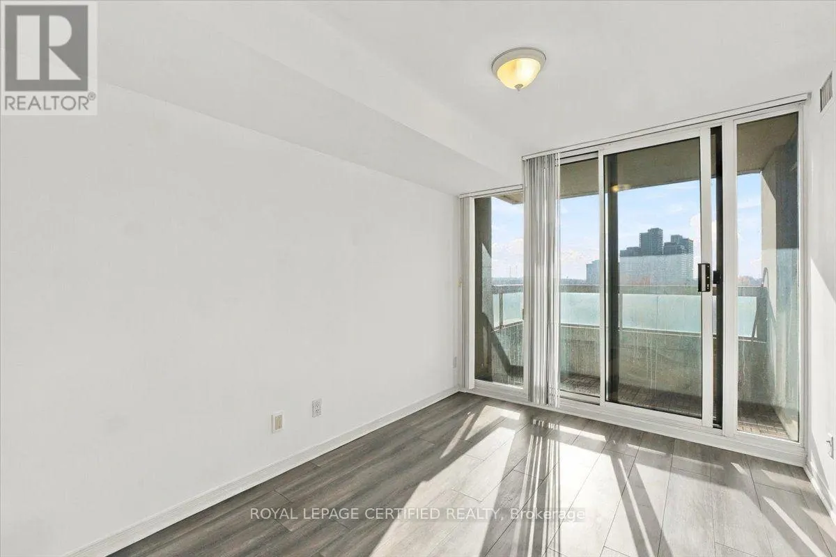 606 - 29 NORTHERN HEIGHTS