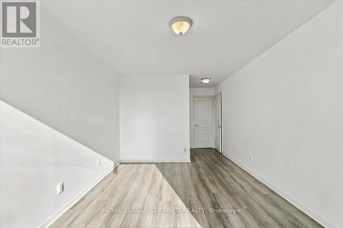 606 - 29 NORTHERN HEIGHTS