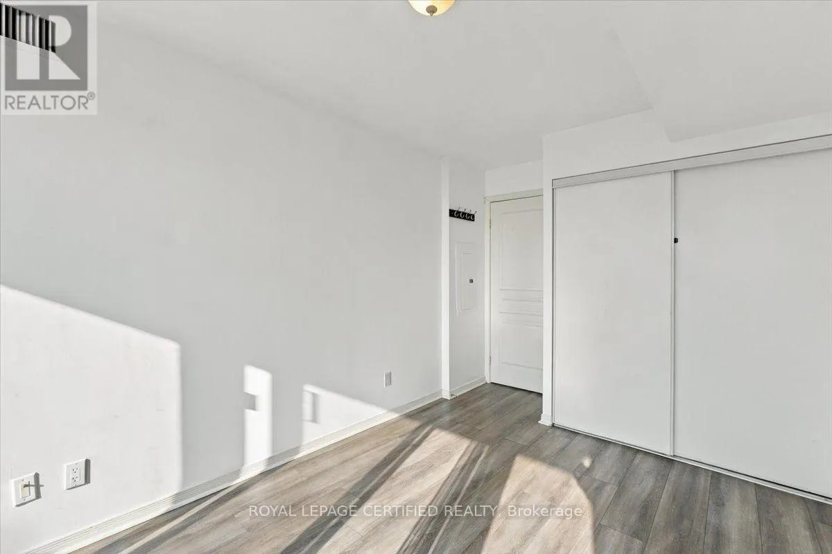 606 - 29 NORTHERN HEIGHTS