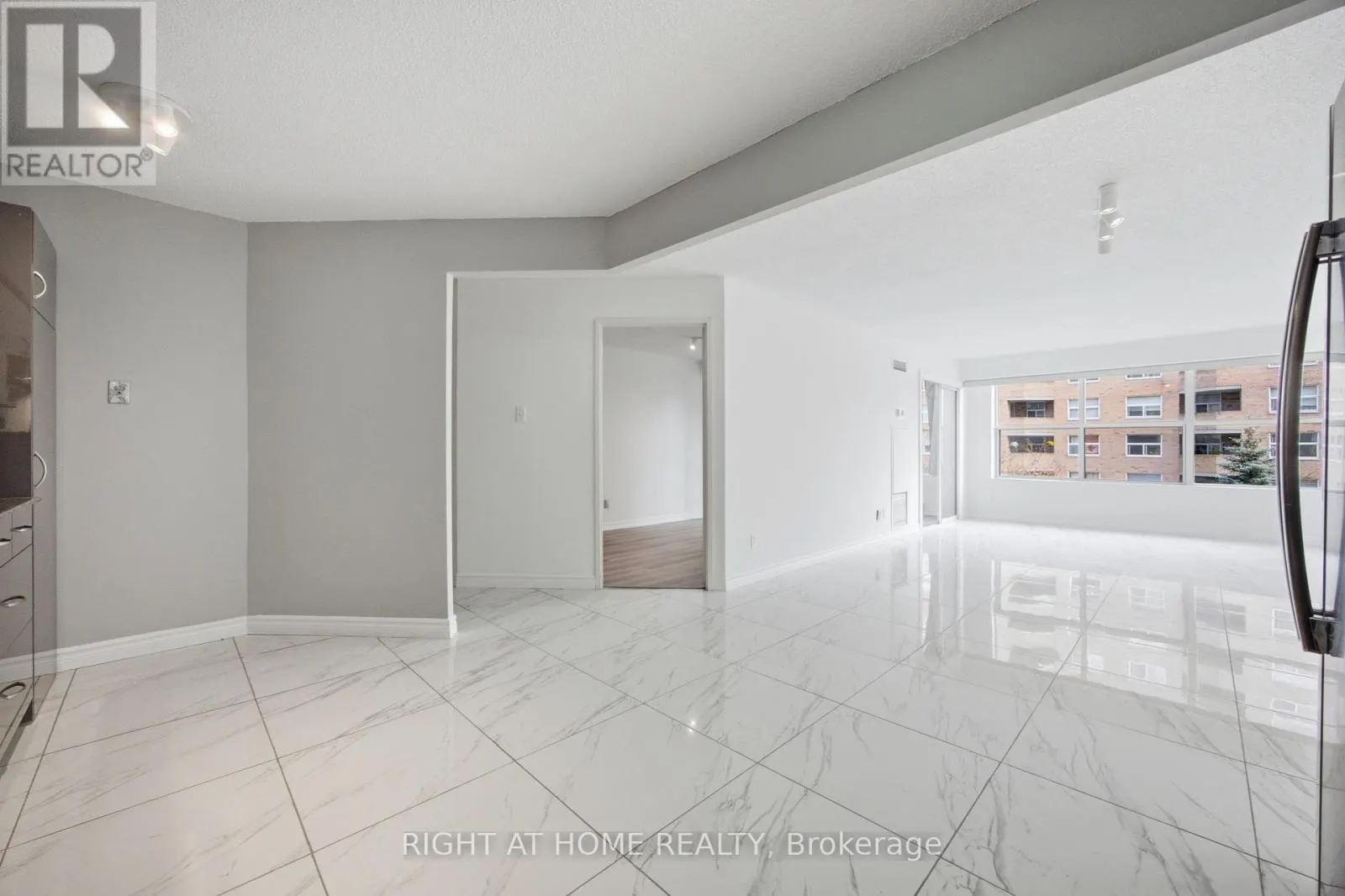 311 - 250 DAVIS DRIVE