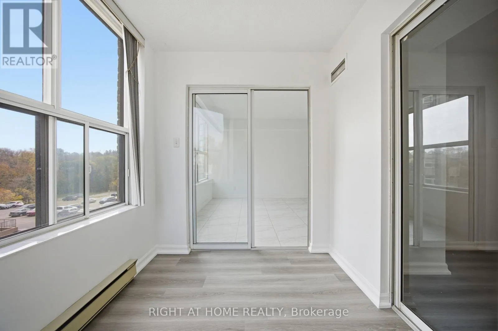 311 - 250 DAVIS DRIVE